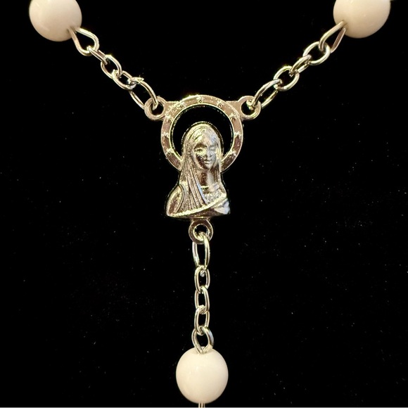 White Round Pressed Glass Prayer Rosary - Picture 3 of 5